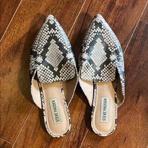 Steve Madden Women's Black and White Snakeskin Mules